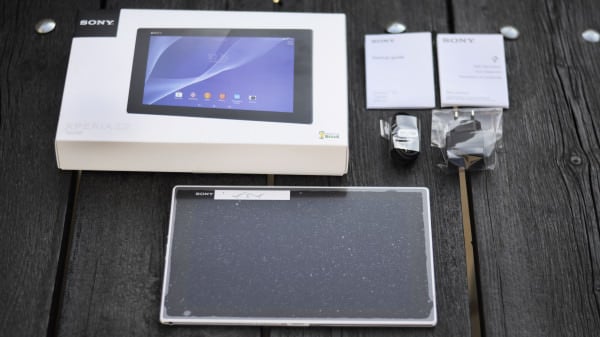 sony-xperia-z2-tablet-box-contents